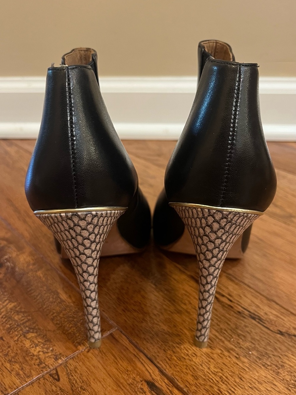 Coach black leather Johanna peep toe booties pull on stiletto heel. 7.5 - Picture 5 of 9